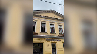 В центре Москвы обрушился фасад дома, есть пострадавшие