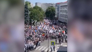 На улицы Кишинева вышли тысячи человек на Марш семьи против парада ЛГБТ