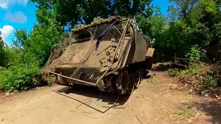 Военнослужащие «Южной» группировки войск увезли с поля боя американский БТР М-113
