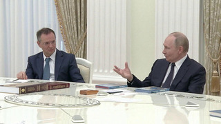 Владимир Путин в Кремле встретился с авторами новой серии учебников по истории