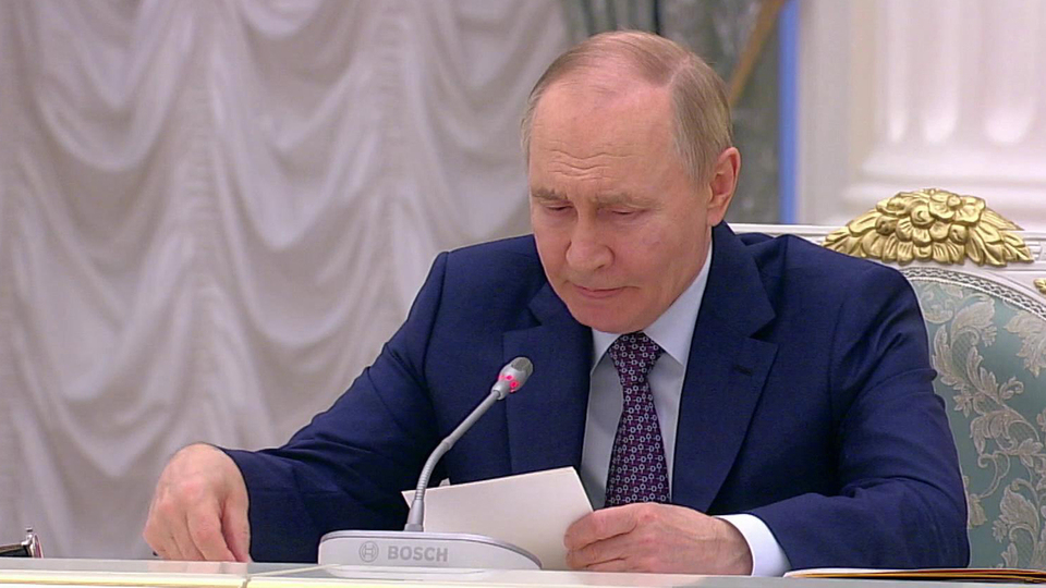 Владимир Путин: к 2030 году Донбасс и Новороссия должны выйти на среднероссийский уровень