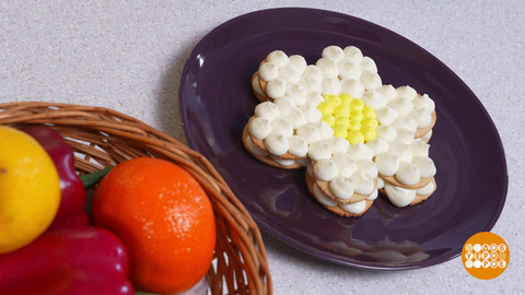 Торт-ромашка: и гадать нечего, готовим! Доброе утро. Фрагмент 