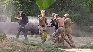 С Украины приходят новые кадры жесткого отлова новобранцев