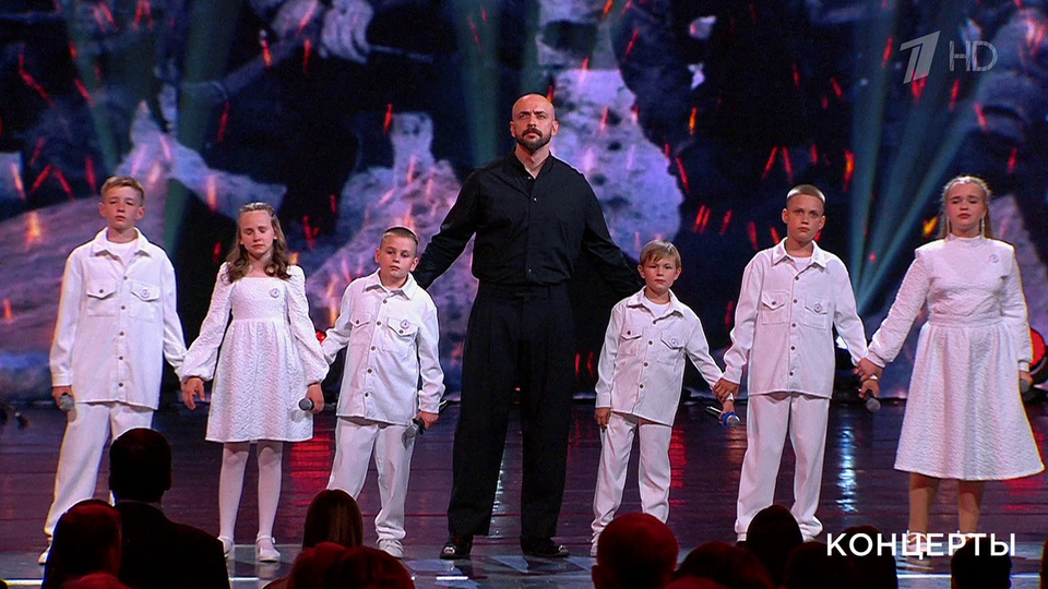 St (Александр Степанов) / «Голоса Победы» — «Дай ему сил». День семьи, любви и верности. Праздничный концерт. Фрагмент выпуска от 12.07.2025
