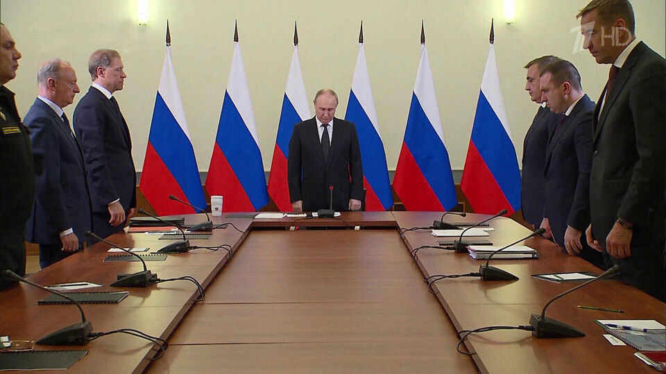 Владимир Путин выразил соболезнования семьям погибших в авиакатастрофе в Амурской области