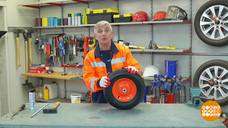 Алексей Бояджи меняет подшипник. Доброе утро. Фрагмент выпуска от 06.08.2025