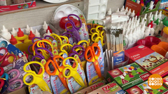 Этой ярмарки краски! А также ручки, тетрадки, рюкзаки… Доброе утро. Фрагмент 