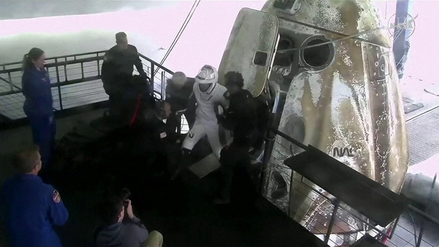 Российский космонавт Кирилл Песков в составе международного экипажа корабля Crew Dragon вернулся на Землю