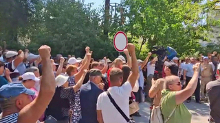 Сторонники Евгении Гуцул пообещали сделать бессрочной акцию протеста у стен СИЗО