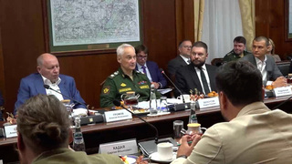 Белоусов встретился с работающими в зоне СВО военкорами