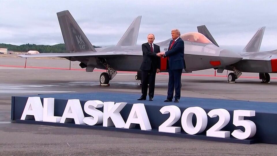 На Аляске завершился исторический саммит Владимира Путина и Дональда Трампа
