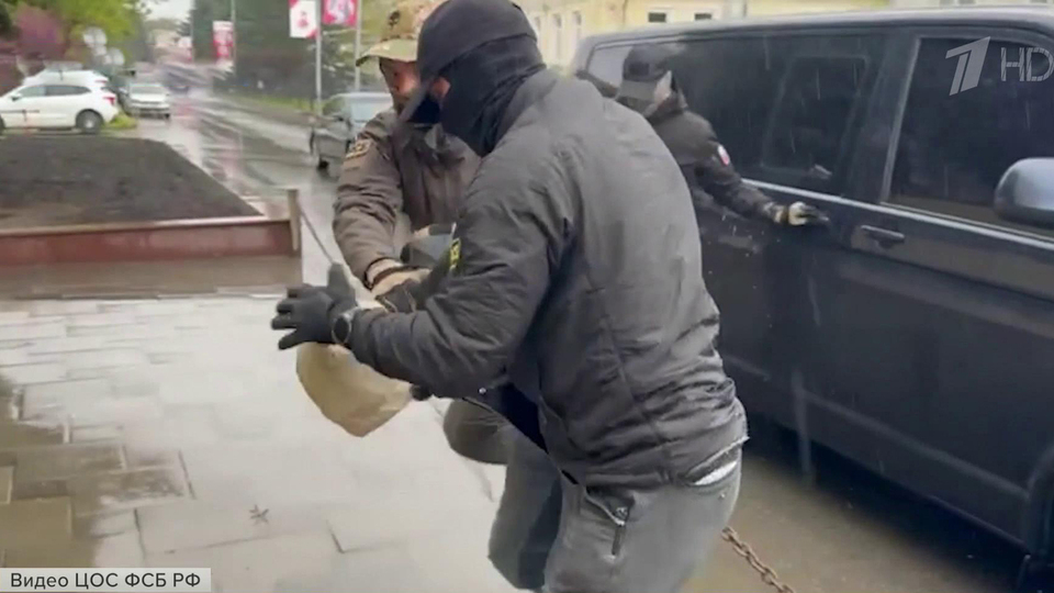 Сорвана новая попытка украинских спецслужб взорвать мощную бомбу на Крымском мосту
