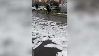 Зима в конце лета: град обрушился на Санкт-Петербург