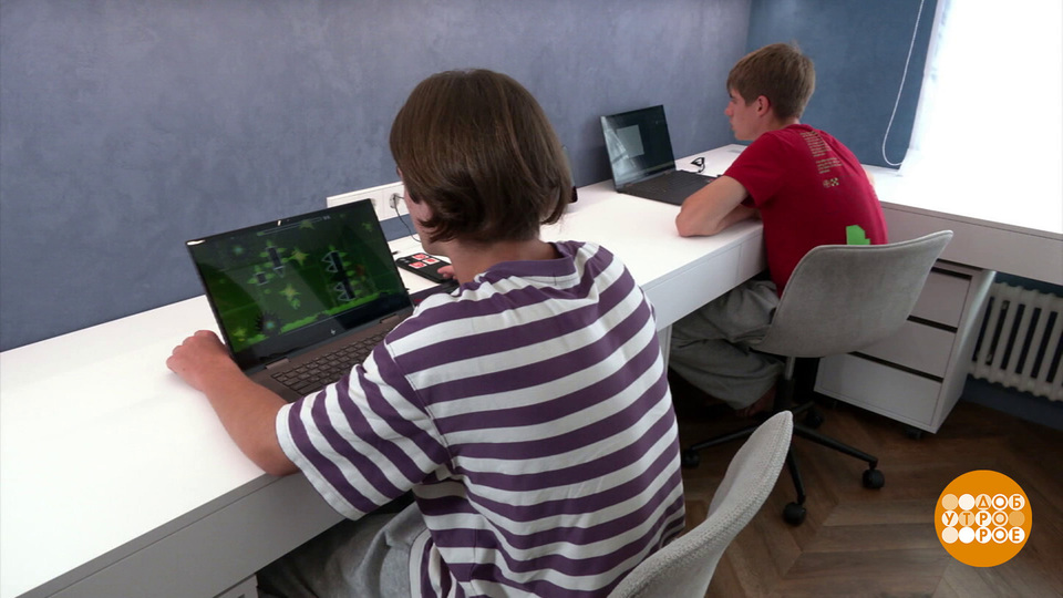 Смартфон, ноутбук, планшет: школьник, а это все пригодится? Доброе утро. Фрагмент выпуска от 27.08.2025