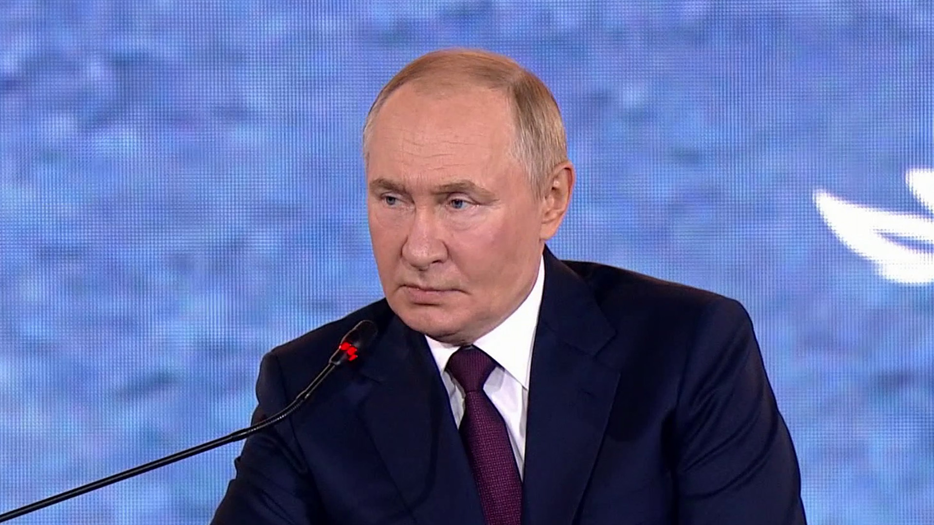 Владимир Путин проведет серию встреч на саммите ШОС и выступит на ВЭФ