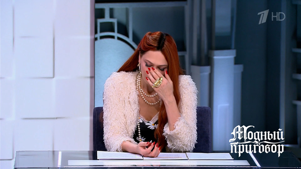 «Ой-ой-ой, вот это взгляд!» Настасью Самбурскую напугали взаимоотношения бабушки и внучки. Модный приговор. Фрагмент выпуска от 05.09.2025