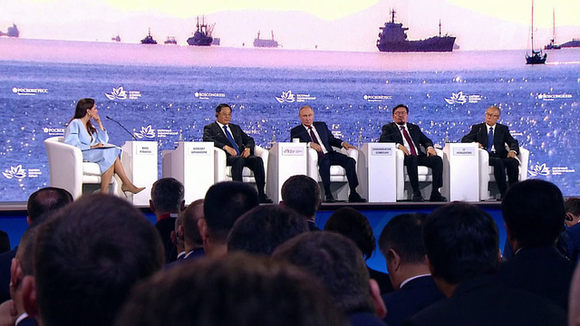 Владимир Путин принял участие в пленарном заседании X Восточного экономического форума