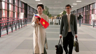 Победитель конкурса «Интервидение», вьетнамский певец Дык Фук возвращается из России домой