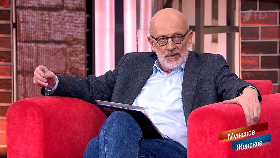 «У вас совести хватает рот открывать?» Аферы с выплатами бойцу СВО возмутили Александра Гордона. Мужское / Женское. Фрагмент выпуска от 03.10.2025