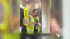 Видео недели: смекалистый авиапассажир; джиу-джитсу с песиком. Человек и закон. Фрагмент 