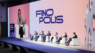 В «Сириусе» стартовал форум инновационных финансовых технологий Finopolis