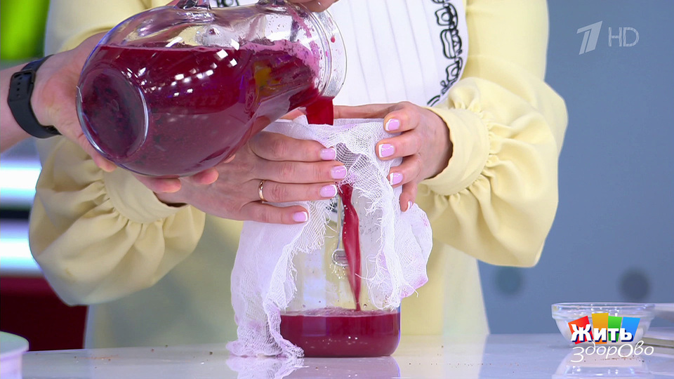 Хотите пить? Есть варианты, кроме воды. Жить здорово! Фрагмент выпуска от 09.10.2025