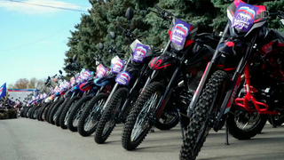 «Единая Россия» и КПРФ продолжают оказывать помощь бойцам и мирным жителям