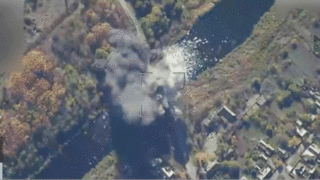 ВС РФ взорвали мост через реку Волчья, по которому ВСУ перебрасывали резервы: видео