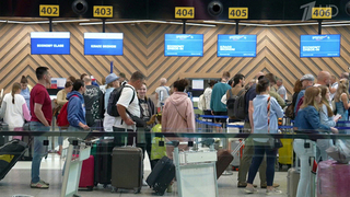 Еврокомиссия запретила выдачу новых многоразовых виз российским гражданам