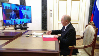 Президент провел оперативное совещание с постоянными участниками Совбеза России