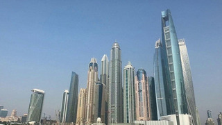 В Дубае открылся отель высотой 377 метров