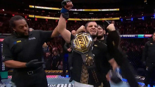 Российский боец Ислам Махачев завоевал титул чемпиона UFC в полусреднем весе