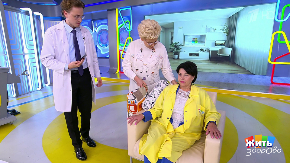 Боль в гостиной: интерьер лечит. Жить здорово! Фрагмент выпуска от 21.11.2025