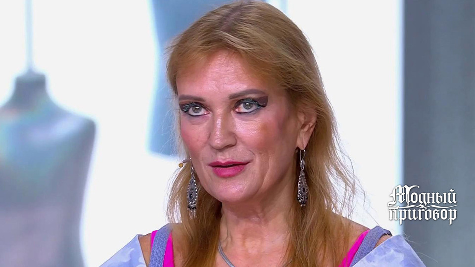 «Глаза — это мое оружие!» Героиня удивила ведущих своим ярким макияжем. Модный приговор. Фрагмент выпуска от 02.12.2025