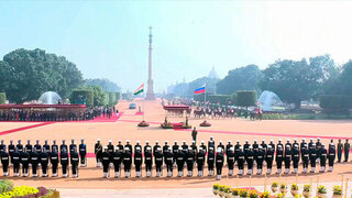 Перед Президентским дворцом в Нью-Дели прошла церемония официальной встречи президента России