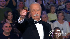 «Каждое утро я жду звонка брата из зоны СВО». Якубович поднял бокал за бойцов. Поле чудес. Фрагмент 