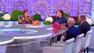 «Заклевали зрители» — Лариса Гузеева пожаловалась, почему пришла на программу без Жужи