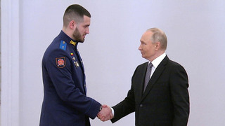 Владимир Путин вручил Золотые Звезды военнослужащим — героям спецоперации