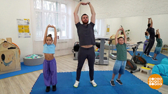 Гимнастика с детьми: руки — вверх! Доброе утро. Фрагмент 