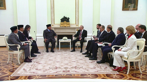 Владимир Путин принял в Кремле президента Индонезии Прабово Субианто