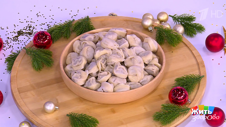 Новый год по-русски: традиции, гости и пельмени на фоне холода. Жить здорово! Фрагмент выпуска от 17.12.2025