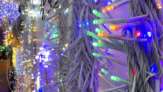 Эксперты из МЧС рассказывают, как выбирать гирлянду и правильно ее использовать