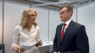 Ведущие «Итогов года» Березовская и Зарубин готовятся к началу программы: видео