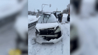 Внедорожник врезался в минивэн под Новосибирском, погибли шесть человек