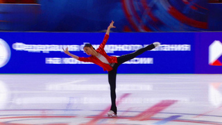 Смотрим на Первом канале трансляцию Чемпионата по фигурному катанию из Петербурга