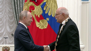 Владимир Путин вручил государственные награды выдающимся россиянам