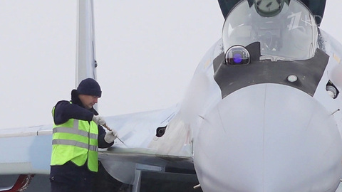 ВКС России получили новую партию многофункциональных истребителей Су-35С