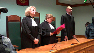 Появились кадры из зала суда, где вынесли приговор по делу о выселении Долиной