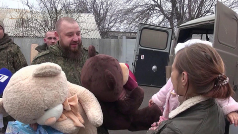 Бойцы «Южной» группировки поздравляют семьи сослуживцев