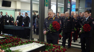 В Москве простились с инспекторами ДПС, погибшими на этой неделе при исполнении долга